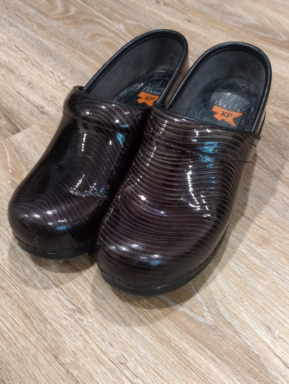 😎🤎Dansko XP Women's Slip-On Clog Brown with silver Striped size 37 Euro🤎